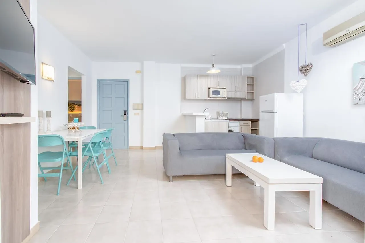 קולוניה סנט ג'ורדי Apartamentos Lago דירה קולוניה סנט ג'ורדי